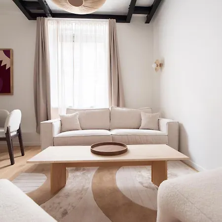 Chic Flat In Center Daire