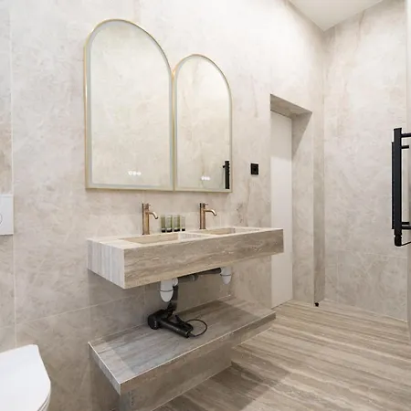 Chic Flat In Center Daire