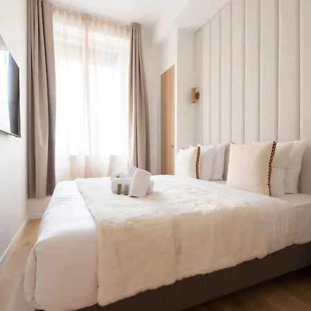 Chic Flat In Center